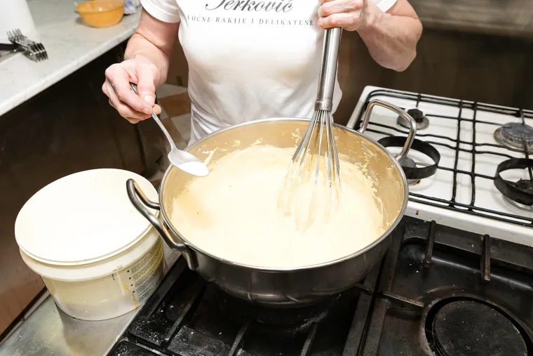 Napraviti krem&scaron;nite uopće nije te&scaron;ko: Uz ove recepte bit će savr&scaron;ene kao iz slastičarnice