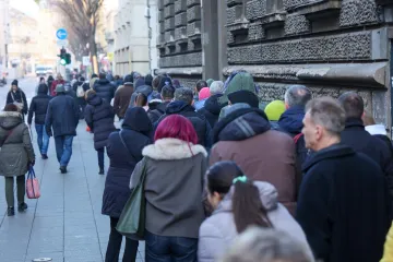 Red ispred HNB-a se ne smanjuje: Jeste li vi zamijenili sve kune?