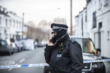 Pajserom pretukao petero ljudi u bolnici: Otkriveno za&scaron;to je krenuo u divljački napad