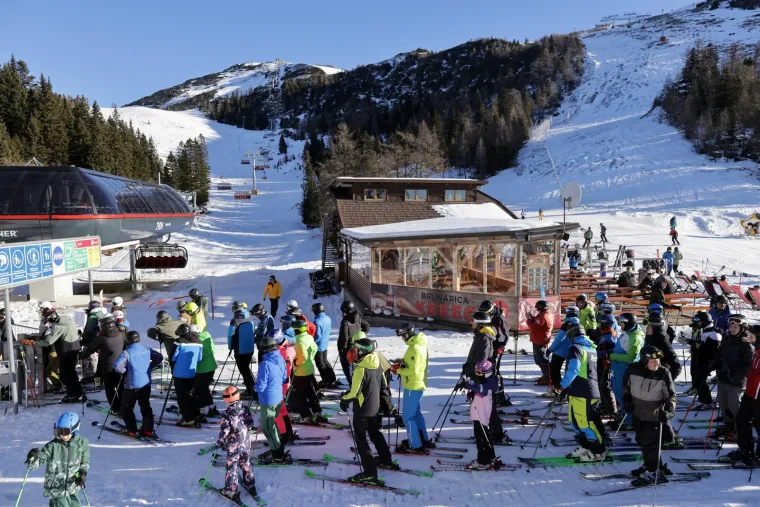 Zimski odmor ili kredit? Istražili smo koliko vas skijanje zapravo ko&scaron;ta i nose li Hrvati sa sobom sarme