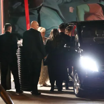 Na terenu zvijer, a u &scaron;tiklama prava ljepotica: Ovako je Sandra Perković izgledala na vjenčanju