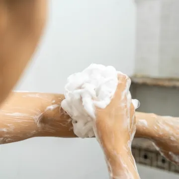 Pjena za kupanje ili gel za tu&scaron;iranje? Evo &scaron;to je preporučljivo kad su niske temperature