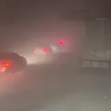 Snijeg ih je paralizirao: Ljudi zarobljeni u kolonama od 20 km, stižu snimke