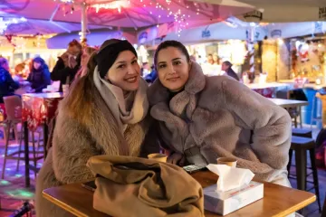 Djevojke osvajale poglede slučajnih prolaznika u Zadru: Brojne ljepotice uživale na Adventu