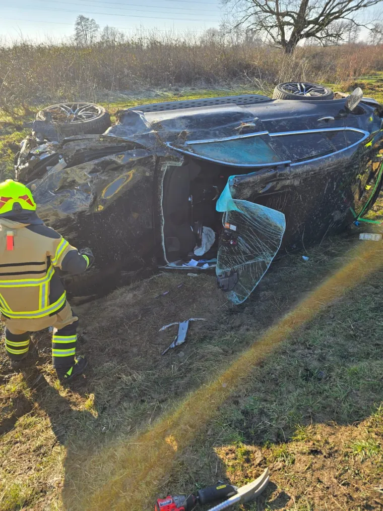 Drama na autocesti: Osoba ostala priklije&scaron;tena, vatrogasci rezali &scaron;ajbu da bi ju spasili