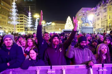 Pogledajte prizore s novogodi&scaron;njeg spektakla u Zagrebu: U najluđoj noći drmaju rock i punk!