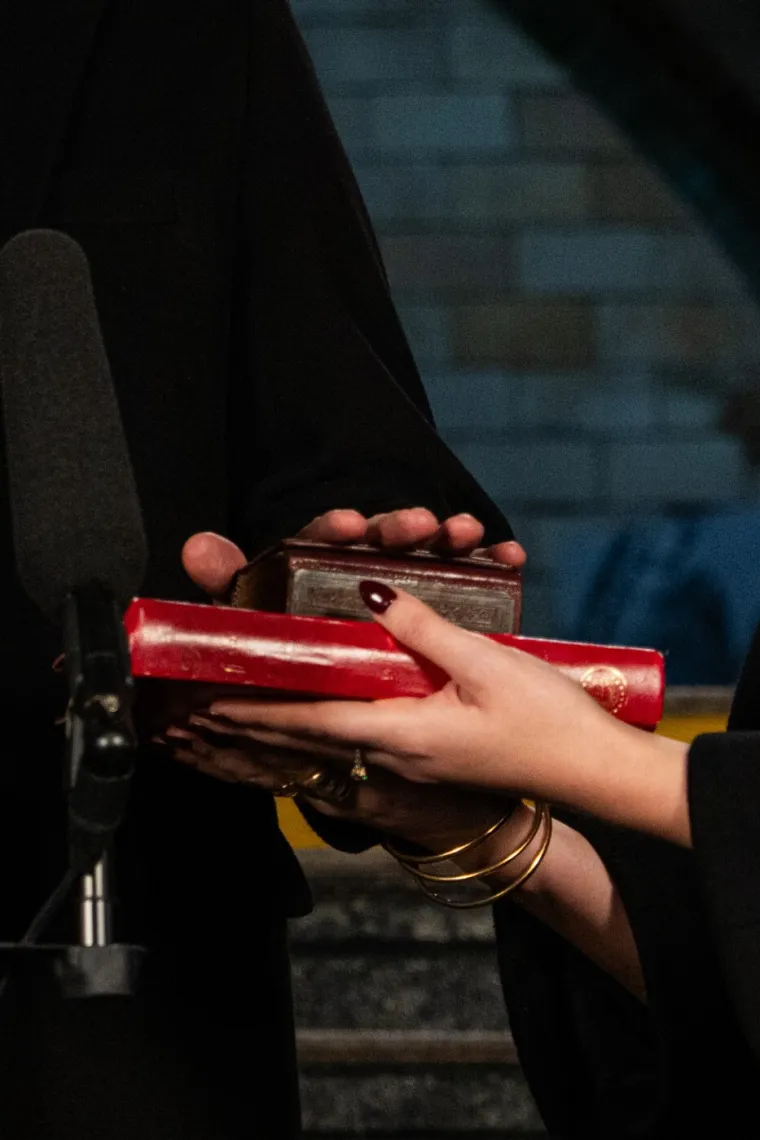 Prvi muslimanski gradonačelnik New Yorka prisegnuo u napu&scaron;tenoj podzemnoj stanici