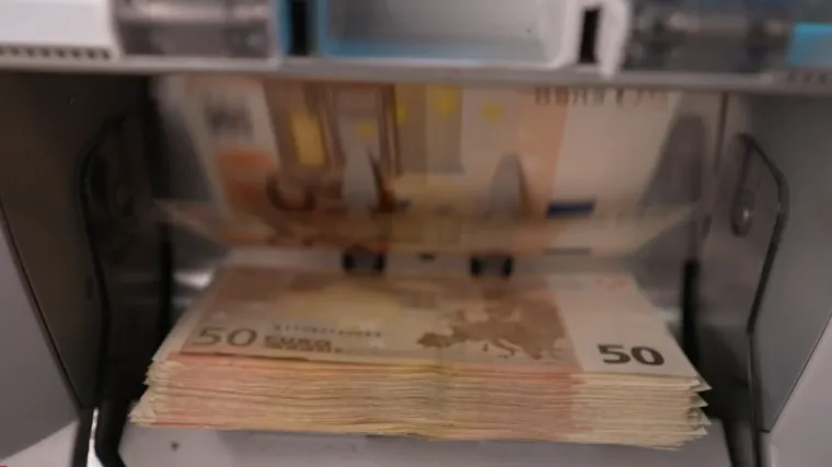 Kartica radi, račun plače: Hrvati u prosincu potro&scaron;ili 3,7 milijardi eura