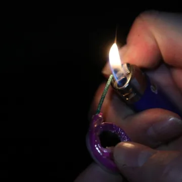 Te&scaron;ko ozlijeđeno dijete kod Nove Gradi&scaron;ke: &Scaron;estogodi&scaron;njak mu nehotice ubacio petardu u kragnu