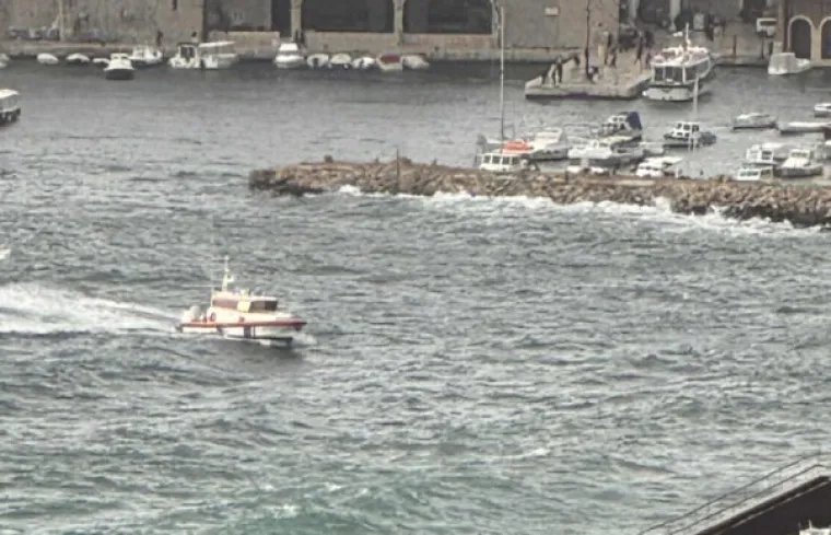 Mu&scaron;karca iz BiH povukli valovi dok se slikao s obitelji: Izvukli su njegovo tijelo iz mora