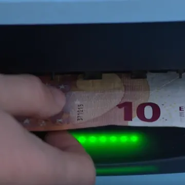 Od danas banke nude novi paket usluga: Evo &scaron;to morate napraviti za besplatan račun