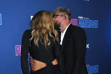 Najljep&scaron;a sporta&scaron;ica na svijetu poziranjem bez gaćica ljuti svog poznatog zaručnika