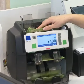 Građani pojurili u banke po besplatni račun, ali dočekalo ih je iznenađenje: Za&scaron;to odustaju?