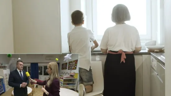 Jo&scaron; jedan grad daje 'plaću' djedovima i bakama za čuvanje unučadi: Donosimo detalje