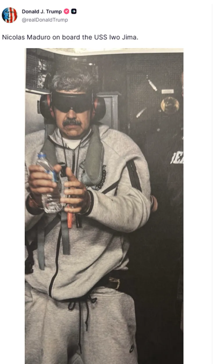 Agenti u crnom izveli Madura iz aviona, pogledajte snimku: 'Bos je, pokrili su mu glavu'