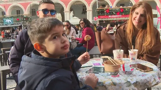 Splićani i brojni turisti iskoristili subotu prije ki&scaron;nog 'potopa': 'Jo&scaron; nije pao adventski duh'