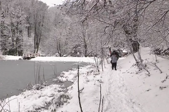 Snježna bajka na Papuku privukla ljudi iz cijele Hrvatske: 'Slapovi zaleđeni, snijeg svuda, prekrasno'