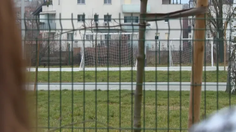 Majka opisala horor u Dubravi: 'Sin je dobio par puta &scaron;akom u glavu, imao je masnice'