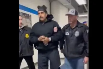 Pojavila se snimka Madura, vode ga bosog i svezanog; Kina: 'Odmah ga pustite!'