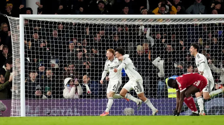 Sve se okrenulo protiv Redsa: Liverpool u nadoknadi zabio za pobjedu pa primio golčinu