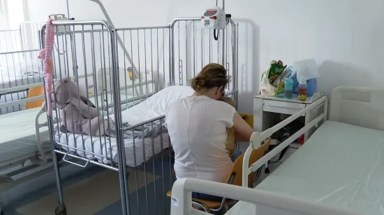 Rodilja zbog te&scaron;ke gripe prebačena na Zaraznu: Zabranjeni posjeti u bolnicama diljem Hrvatske