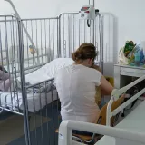 Rodilja zbog te&scaron;ke gripe prebačena na Zaraznu: Zabranjeni posjeti u bolnicama diljem Hrvatske