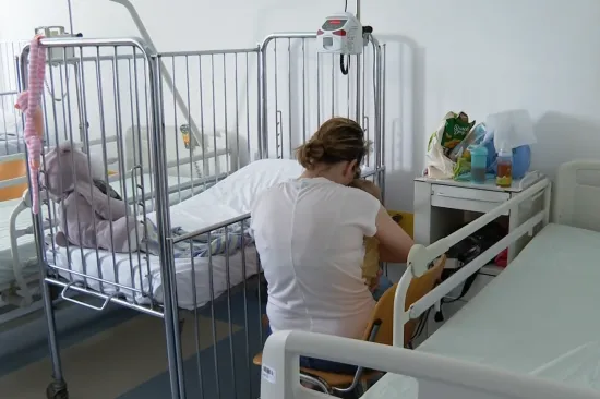 Rodilja zbog te&scaron;ke gripe prebačena na Zaraznu: Zabranjeni posjeti u bolnicama diljem Hrvatske