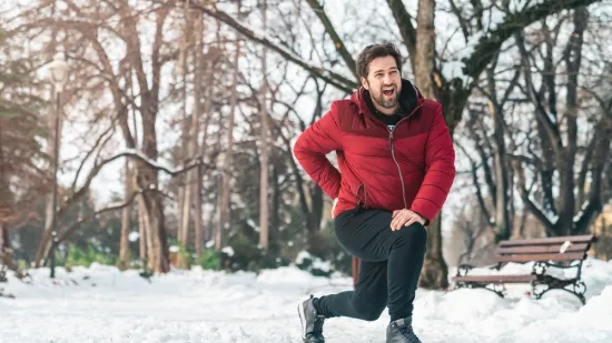 Kirurzi upozoravaju: Ovaj udobni zimski odjevni predmet može uzrokovati bolove u leđima