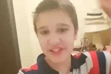 Evo kako danas izgleda dječak iz legendarnog videa, vratio se nakon &scaron;est godina