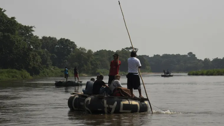 Migrantima počeli oduzimati mobitele, pregledavat će im i usta: 'Obećali smo vratiti red'