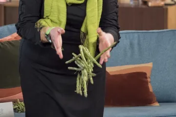 Vidovnjakinja koja proriče iz &scaron;paroga najavila skandale i smrti slavnih osoba