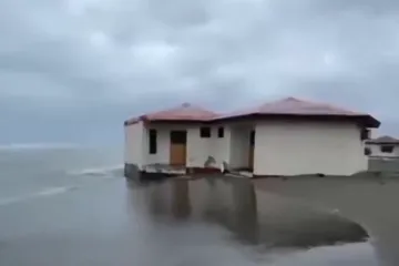 'Kakva katastrofa, more odnosi kućice': &Scaron;iri se dramatična snimka iz jadranskog bisera
