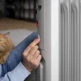 U&scaron;tedite na grijanju: Stručnjaci otkrili je li isplativije održavati nižu temperaturu