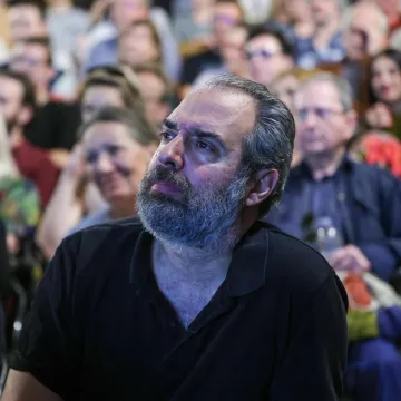 Na dalekom obiteljskom odmoru, Enes Vejzović neočekivano je naletio na kolegu sa seta