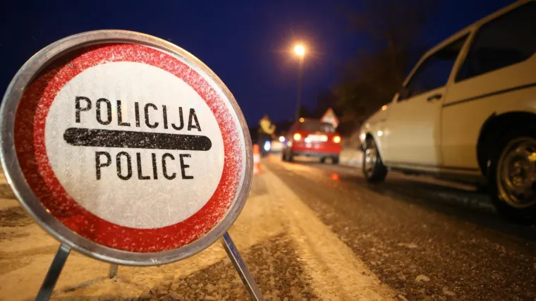 Užas u Slavoniji: Auto sletio s ceste, jedna osoba prebačena u bolnicu