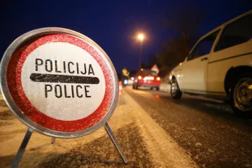 Užas u Slavoniji: Auto sletio s ceste, jedna osoba prebačena u bolnicu