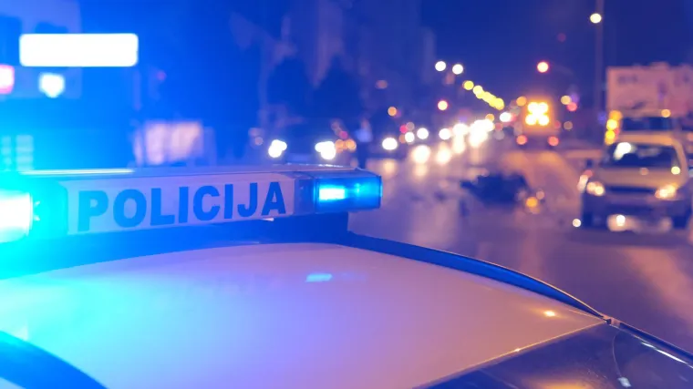 Poku&scaron;ao razdvojiti tuču u kafiću pa dobio bocom u glavu i zavr&scaron;io u bolnici