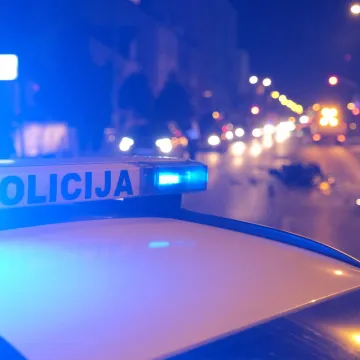 Poku&scaron;ao razdvojiti tuču u kafiću pa dobio bocom u glavu i zavr&scaron;io u bolnici