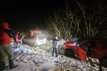 Dramatična akcija spa&scaron;avanja Hrvata u susjedstvu: Zaglavili u snijegu na planini