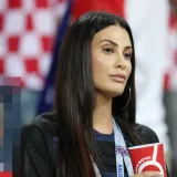 Pro&scaron;le godine dobila Bentleyja, a ove...? Evo kako je Ivana Vida proslavila 32. rođendan