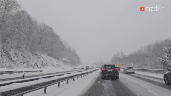 Vozači oprez, dvije prometne na autoputu: Kamioni i auto zarotirali se na cesti