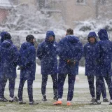 Na treningu Dinama kape, &scaron;alovi i termo donje rublje, a njih dvojica 'luđaka' se skinula