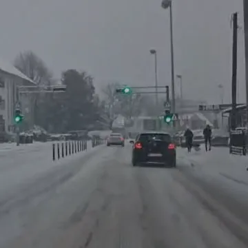 Snijeg radi probleme u Zagrebu: Na terenu 245 ekipa Zimske službe, u III. stupnju pripravnosti su'
