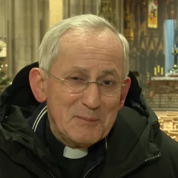 Svećenik otkrio kada je pravo vrijeme za raskititi bor: 'Preporučio bi vjernicima da se držimo pravila'