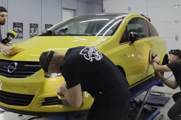 Dobročinitelji u akciji: Obnovili stari auto pa ga darovali samohranoj majci