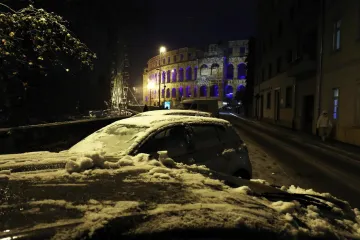 Snijeg u Puli nakon 15 godina! Rijetki prizori odu&scaron;evili građane i turiste