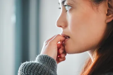 Grizete nokte? Ovo je pravi razlog za&scaron;to to radite i sabotirate sami sebe