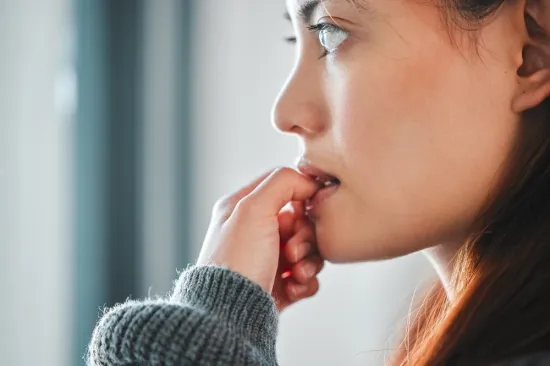 Grizete nokte? Ovo je pravi razlog za&scaron;to to radite i sabotirate sami sebe