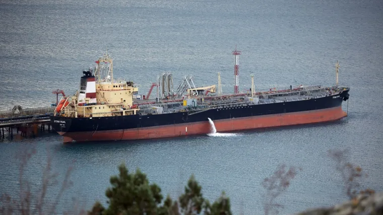 Black Hawkovi krenuli u lov na ruski tanker, Putin poslao ratne brodove! Osvanula napeta snimka