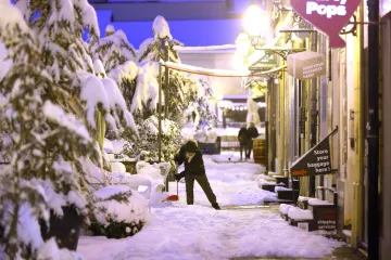 Ako ba&scaron; morate van, najprije učinite ovo: Donosimo savjete za pje&scaron;ake i vozače